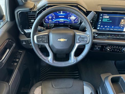 Certified 2025 Chevrolet Silverado 1500 LT AWD/4WD image 15