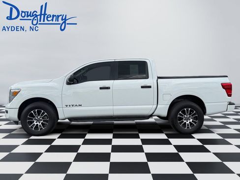 Used 2024 Nissan Titan SV AWD/4WD image 2