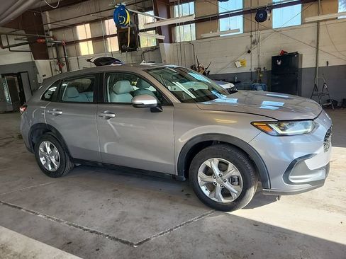 Used 2023 Honda HR-V LX image 3