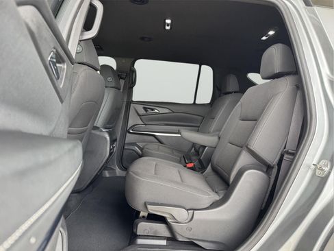 Used 2024 Chevrolet Traverse LT AWD/4WD image 10