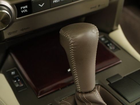 Used 2015 Lexus GX 460 w/ Premium Package AWD/4WD image 43