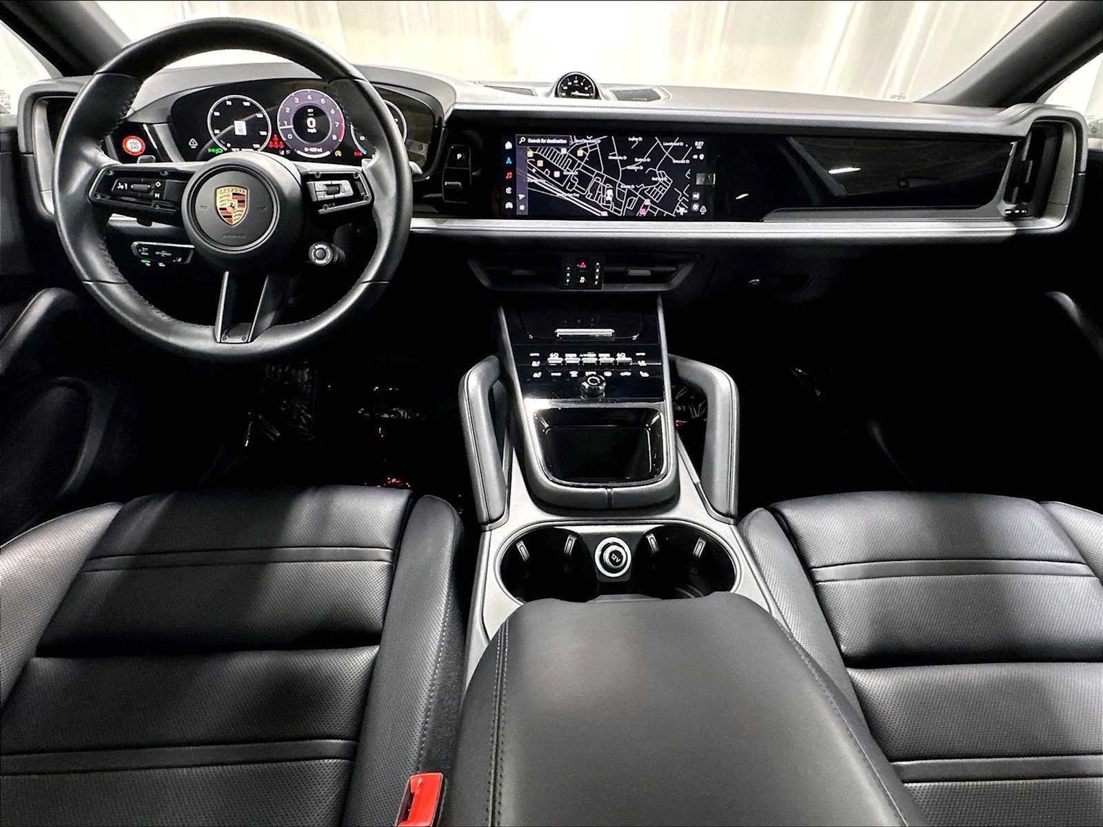 Used 2025 Porsche Cayenne Coupe AWD/4WD image 16