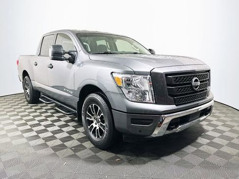 Used 2024 Nissan Titan SV w/ SV Convenience Package image 1
