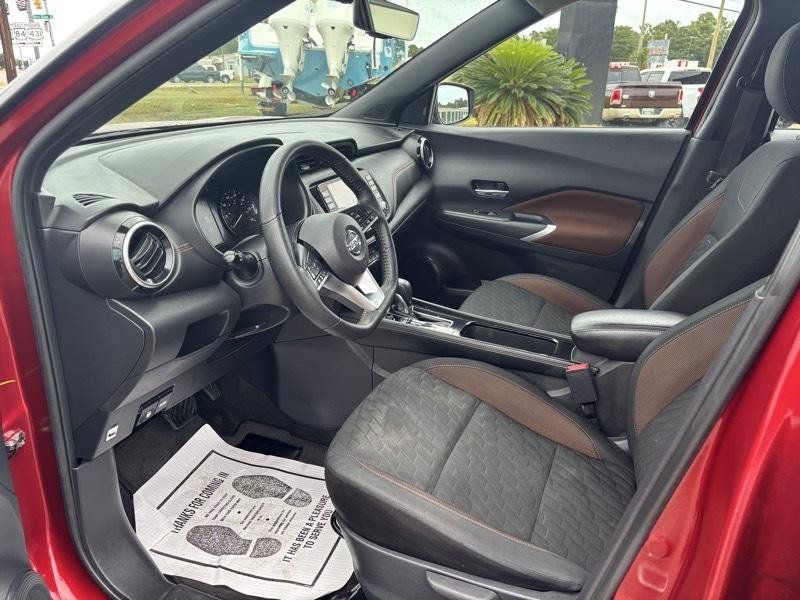 Used 2022 Nissan Kicks SR w/ Interior Electronics Package FWD image 10