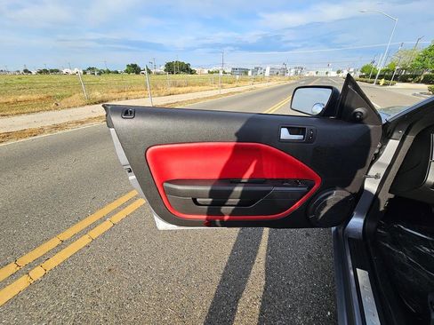 Used 2007 Ford Mustang GT image 25