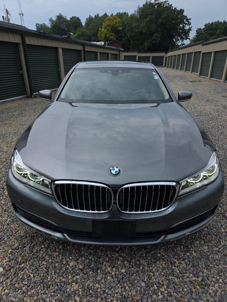 Used 2016 BMW 750i xDrive AWD/4WD image 11