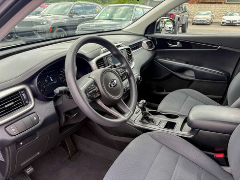 Used 2018 Kia Sorento LX AWD/4WD image 21