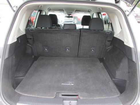 Used 2023 Nissan Rogue S AWD/4WD image 7