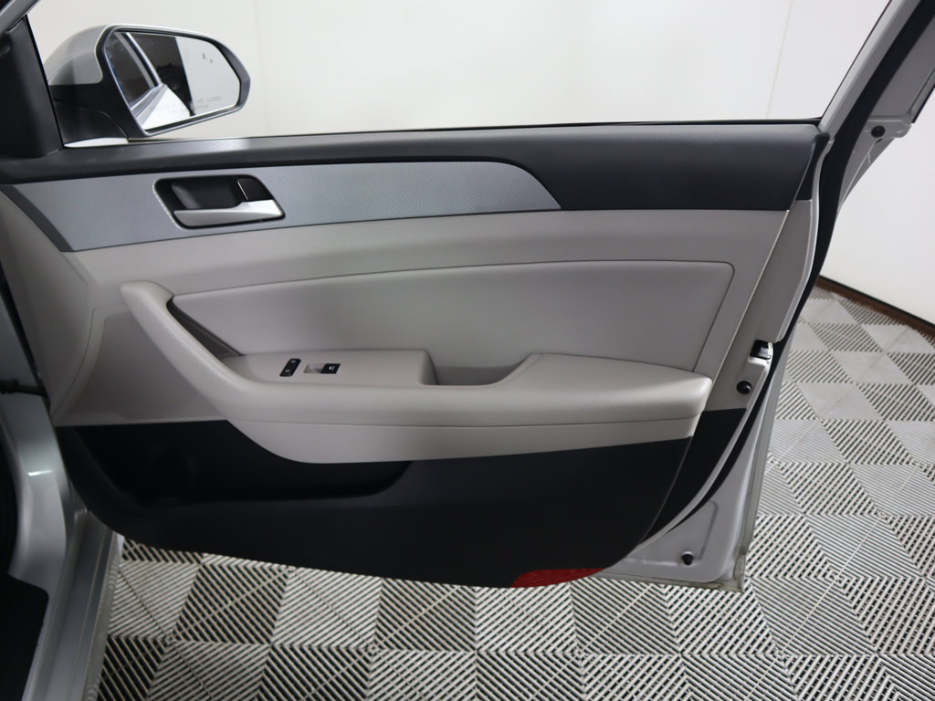 Used 2019 Hyundai Sonata SEL w/ Winter Weather Package FWD image 21