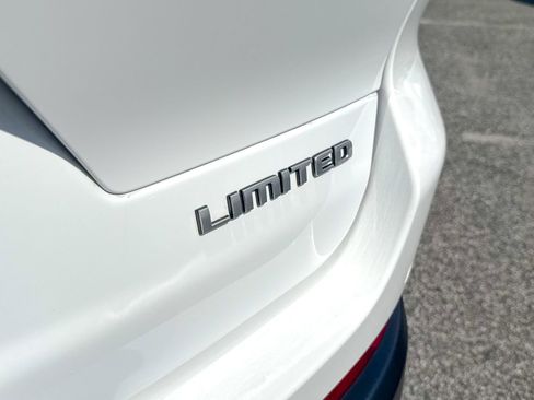 Used 2025 Jeep Grand Cherokee L Limited image 8