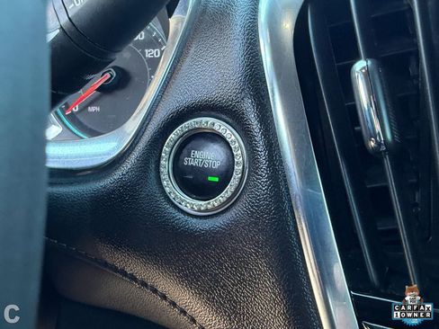 Certified 2023 Chevrolet Traverse LT FWD image 33