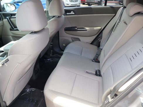 Used 2018 Kia Sportage LX AWD/4WD image 11