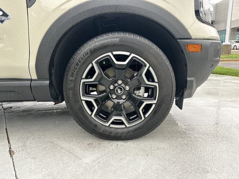 Used 2025 Ford Bronco Sport Outer Banks w/ Outer Banks Tech Package+ AWD/4WD image 13