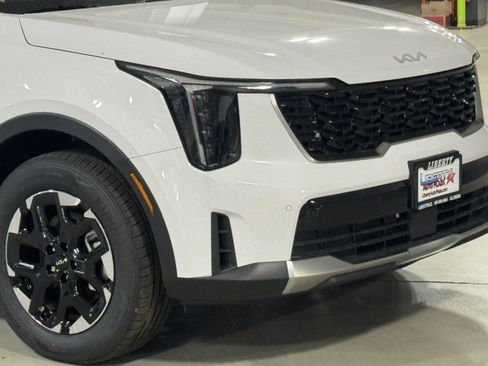 New 2026 Kia Sorento S FWD image 3