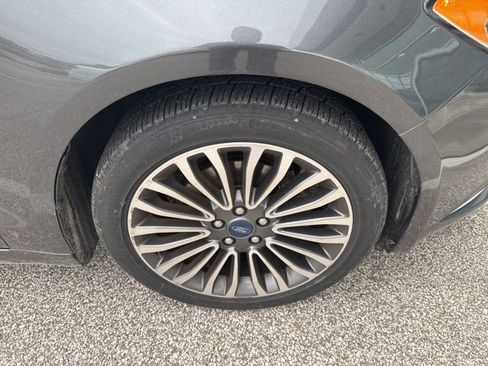 Used 2018 Ford Fusion Titanium AWD/4WD image 2