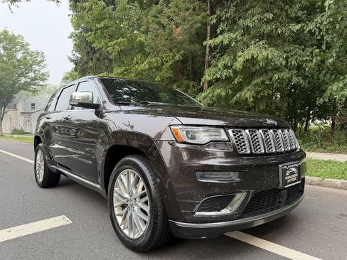 Used 2017 Jeep Grand Cherokee Summit AWD/4WD image 4
