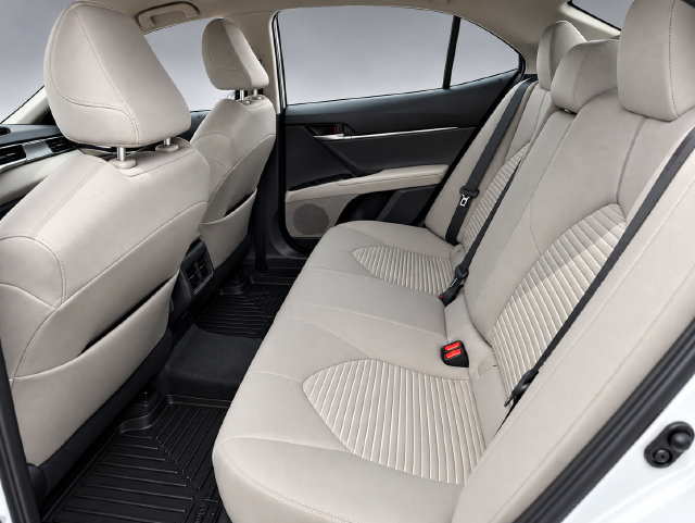 Used 2020 Toyota Camry SE FWD image 8
