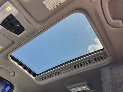 Used 2017 BMW 320i xDrive Sedan AWD/4WD image 21