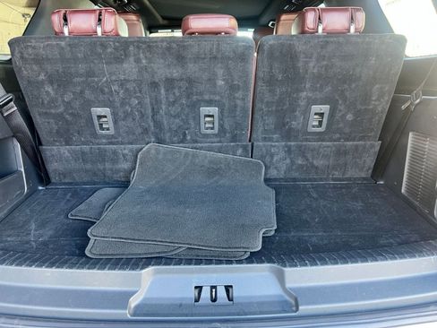 Used 2024 Ford Expedition Limited image 31