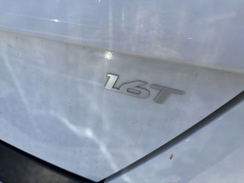 Used 2024 Hyundai Kona Limited FWD image 3