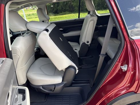 Used 2025 Toyota Grand Highlander FWD image 14