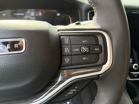 Used 2022 Jeep Wagoneer Series II image 22