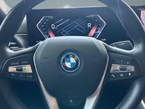 Used 2023 BMW i4 eDrive35 w/ Premium Package RWD image 10
