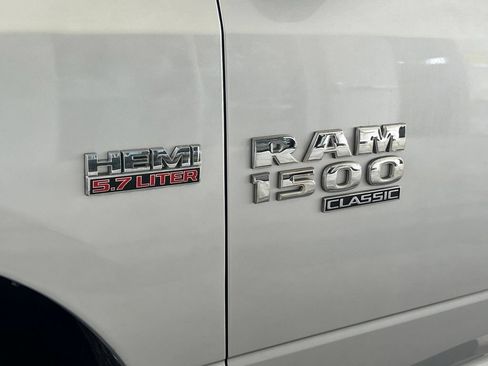 Used 2019 RAM 1500 Express RWD image 17