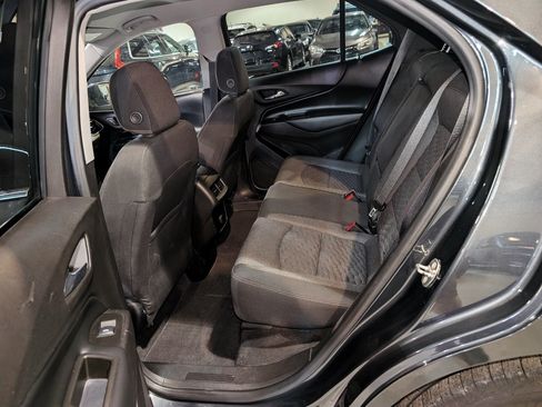 Used 2018 Chevrolet Equinox LT FWD image 19