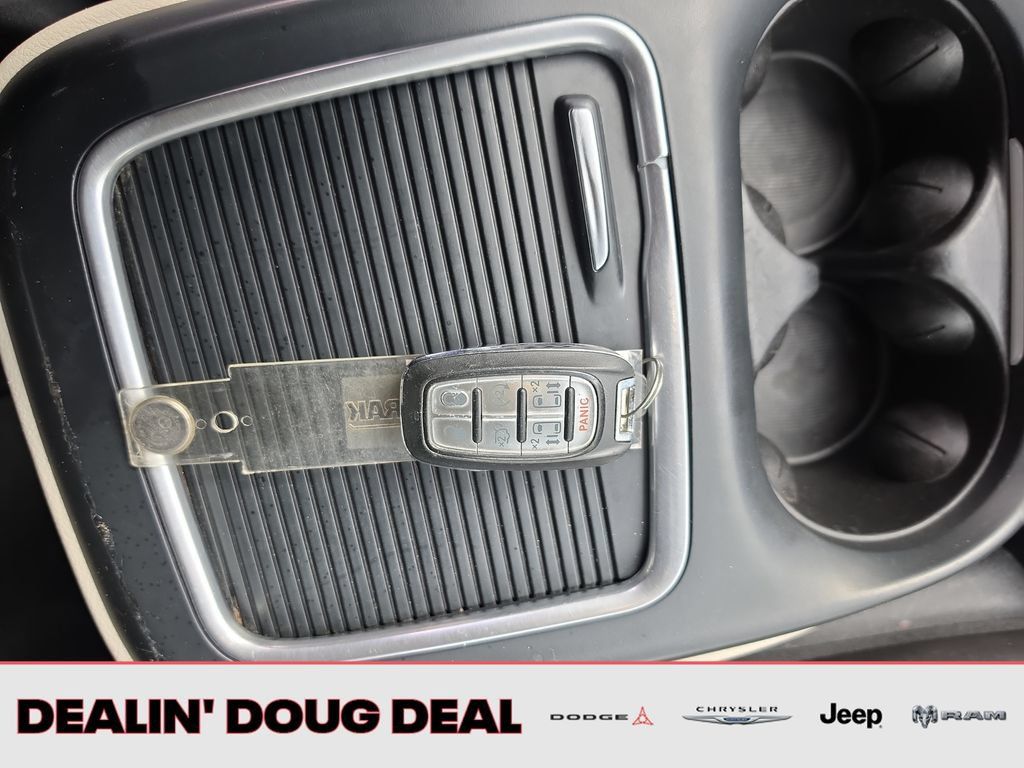 Used 2020 Chrysler Pacifica Limited FWD image 30