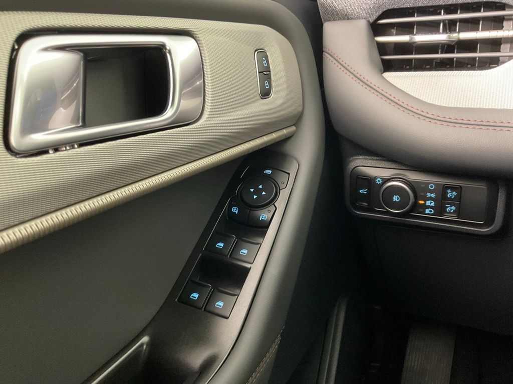 New 2027 Ford Explorer Active w/ Active Comfort Package RWD image 20