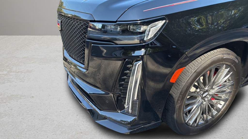 Certified 2023 Cadillac Escalade V w/ Heavy-Duty Trailer Package AWD/4WD image 8