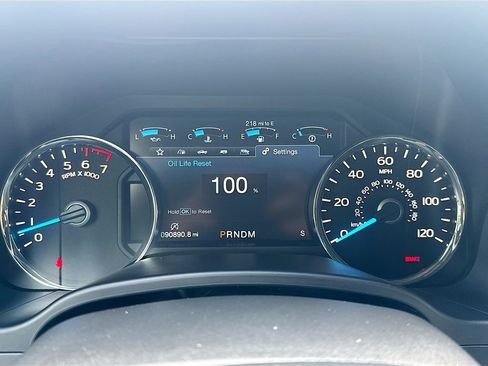 Used 2019 Ford F150 Lariat w/ Equipment Group 502A Luxury AWD/4WD image 13
