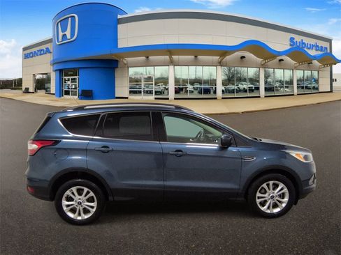 Used 2018 Ford Escape SE w/ SE Sync 3 Package image 9