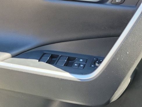 Used 2020 Toyota RAV4 Limited image 30