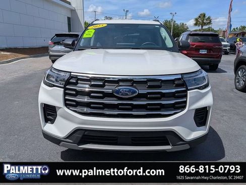 Used 2025 Ford Explorer Active RWD image 9