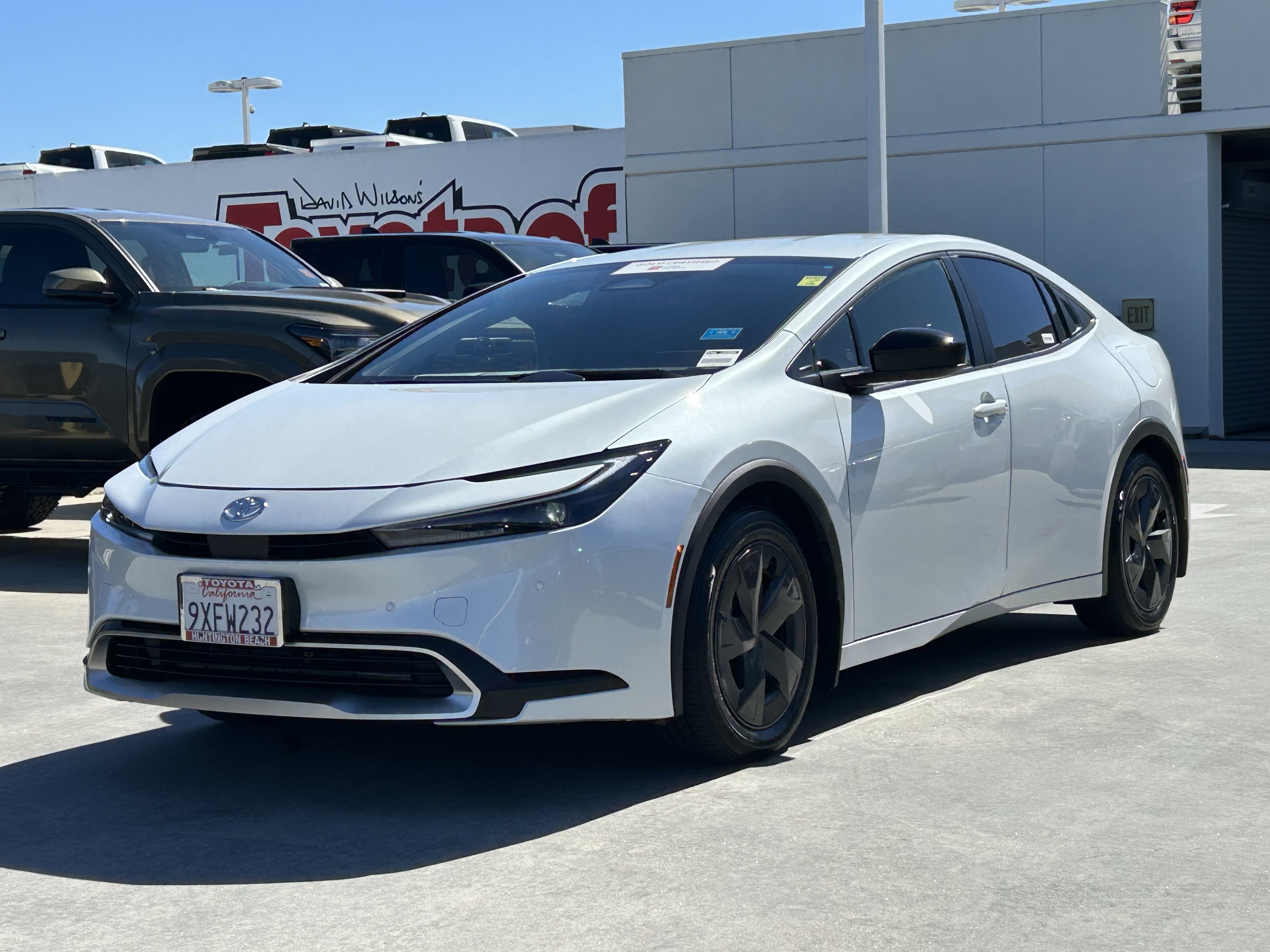 Certified 2026 Toyota Prius Plug-In Hybrid FWD image 6
