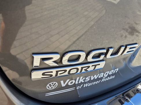 Used 2018 Nissan Rogue Sport SV w/ SV Technology Package image 11