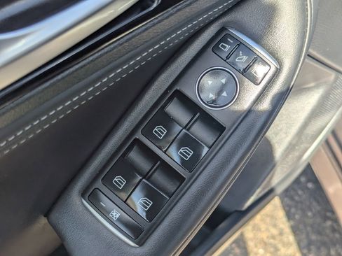 Used 2019 INFINITI QX30 w/ Cargo Package FWD image 22