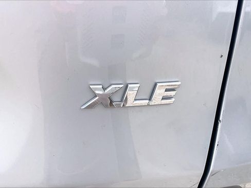 Used 2024 Toyota RAV4 XLE FWD image 10