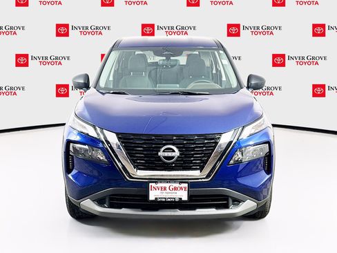 Used 2023 Nissan Rogue S AWD/4WD image 2