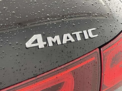 Used 2021 Mercedes-Benz GLA 250 4MATIC image 11
