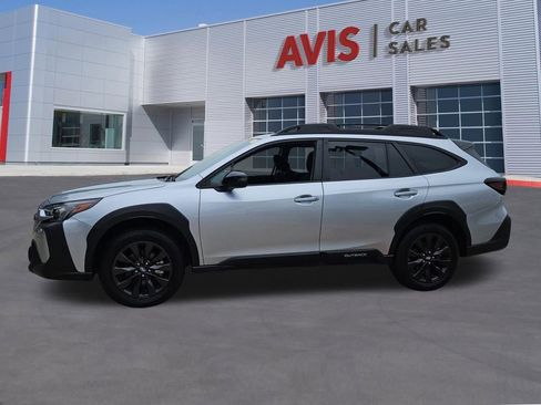 Used 2025 Subaru Outback Onyx Edition AWD/4WD image 2