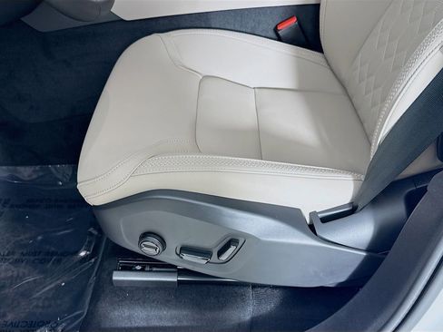 New 2026 Volvo XC90 T8 Plus w/ Protection Package Premier image 19