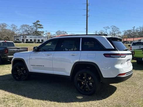 New 2026 Jeep Grand Cherokee Limited w/ Limited Altitude Package image 16