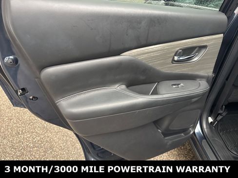 Used 2017 Nissan Murano SV w/ Premium Plus Package image 36