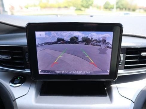 Used 2020 Ford Explorer XLT w/ Equipment Group 202A AWD/4WD image 13
