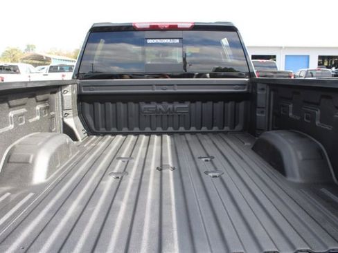 Used 2025 GMC Sierra 2500 AT4 image 10