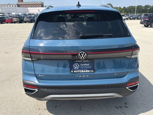 Certified 2025 Volkswagen Taos SEL AWD/4WD image 5