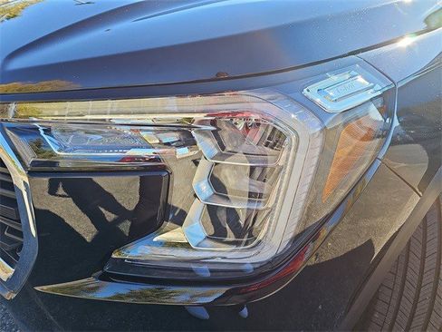 Certified 2024 GMC Terrain SLE w/ Driver Convenience Package image 3